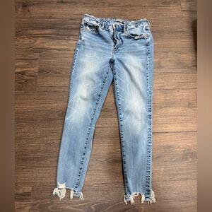 Women’s American Eagle Light Wash Distressed Hem Hi rise Jegging - Blue